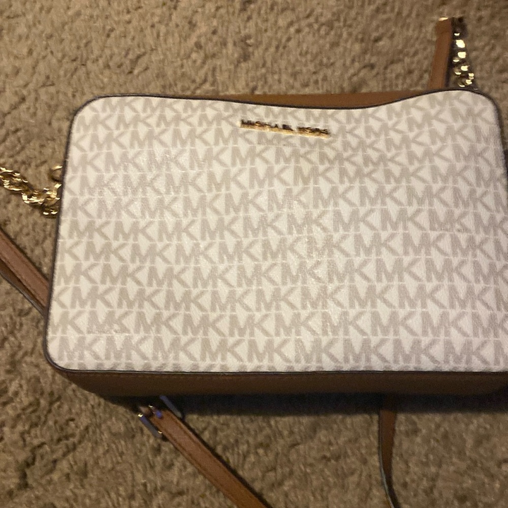 Michael Kors jet set crossbody